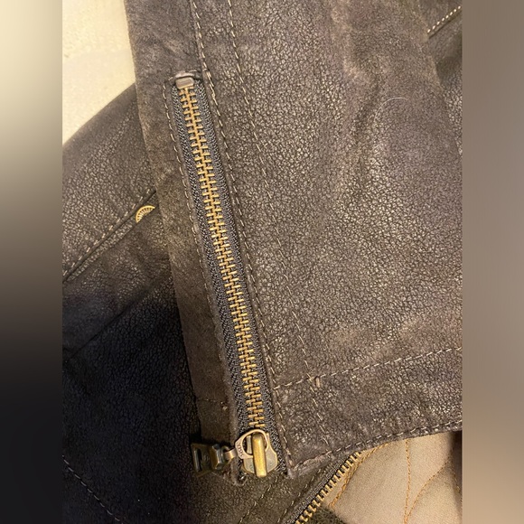 Danier leather jacket with fur collar trim - Picture 7 of 9